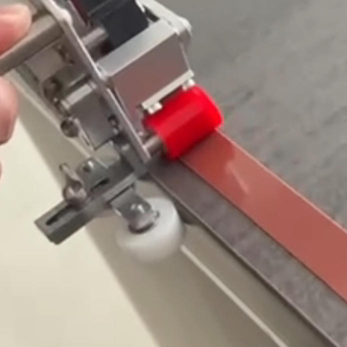 Automatic Gluing Equipment