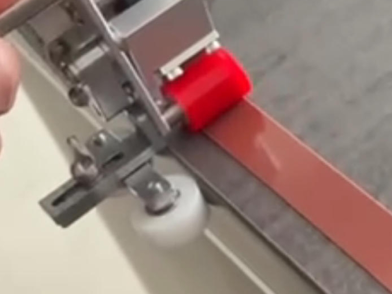 Automatic Gluing Equipment