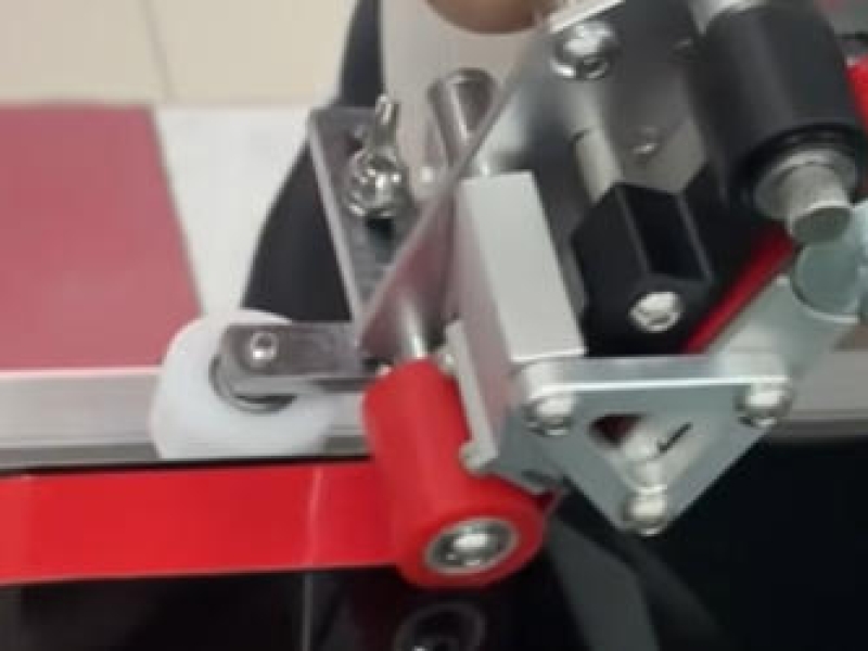 Edge Positioning Tape Applicator for Auto